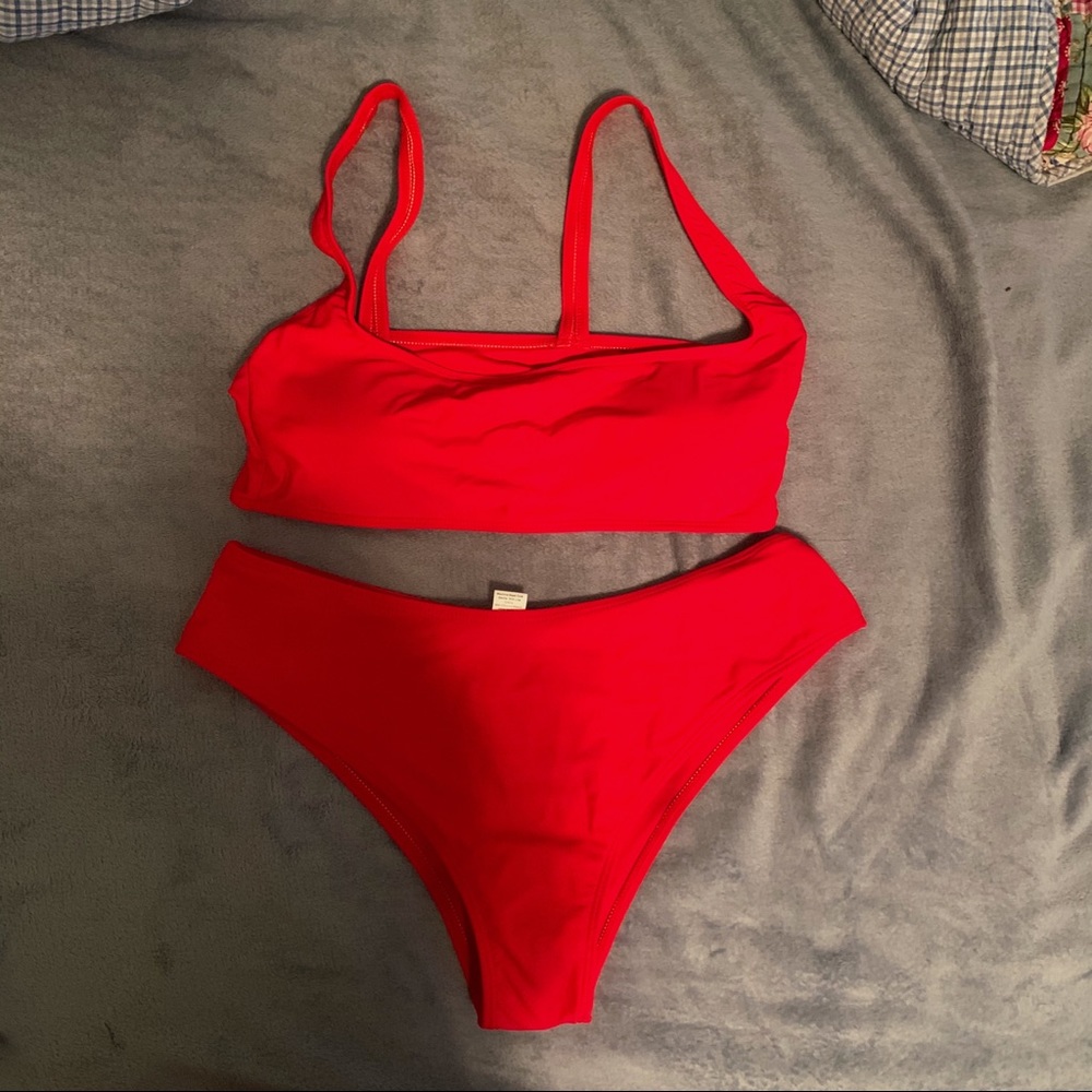 High-cut Bikini